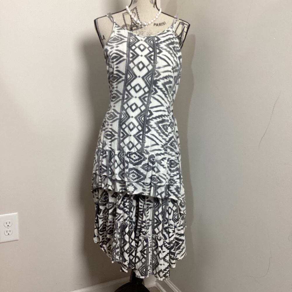 .062 Billabong Women’s Cream Grey Aztec Print HiLo Midi Dress Sleeveless